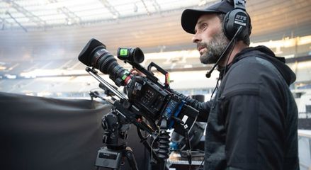 雙贏協(xié)作 BMD Broadcast G2攝像機(jī)組護(hù)航Indochine樂隊(duì)法國巡演現(xiàn)場制作成功落地